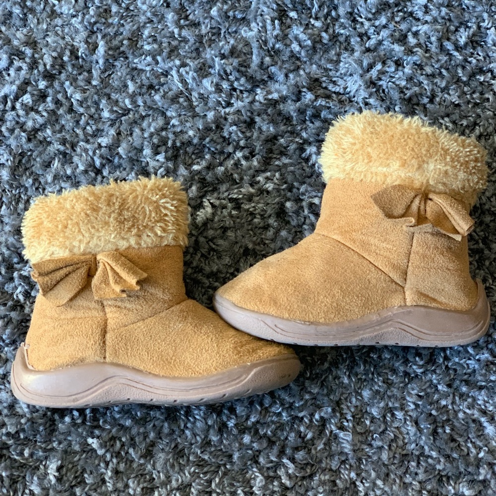 Toddler size 3 boots